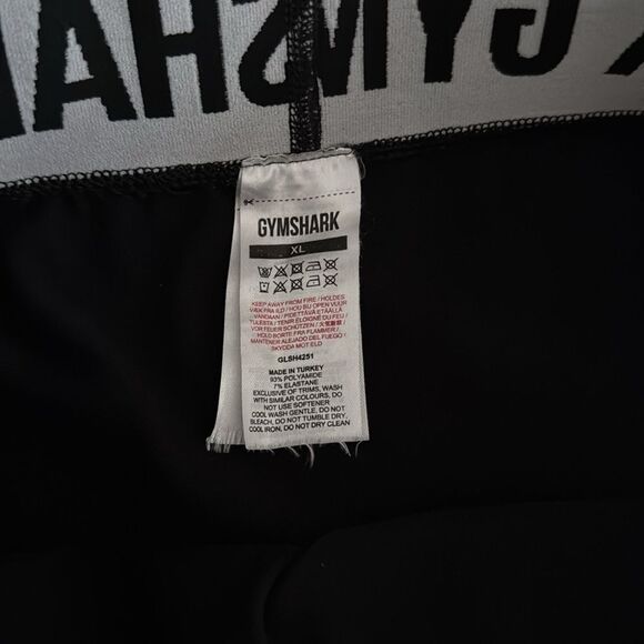 Gymshark Black Biker Shorts EUC - Picture 3 of 4